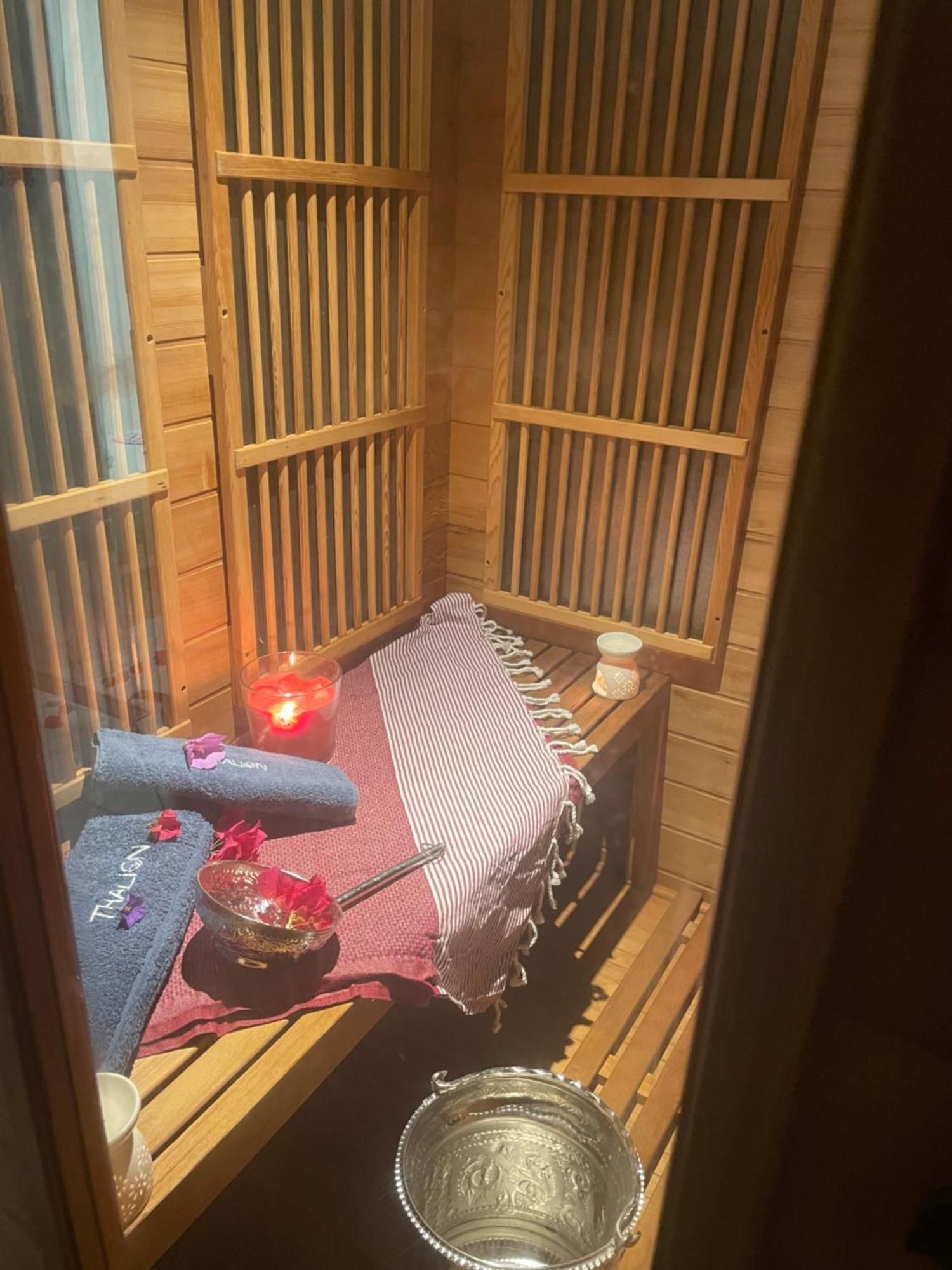 Houdarling Chalet Et Spa Hammam Jacuzzi Et Sauna Nîmes Exterior foto